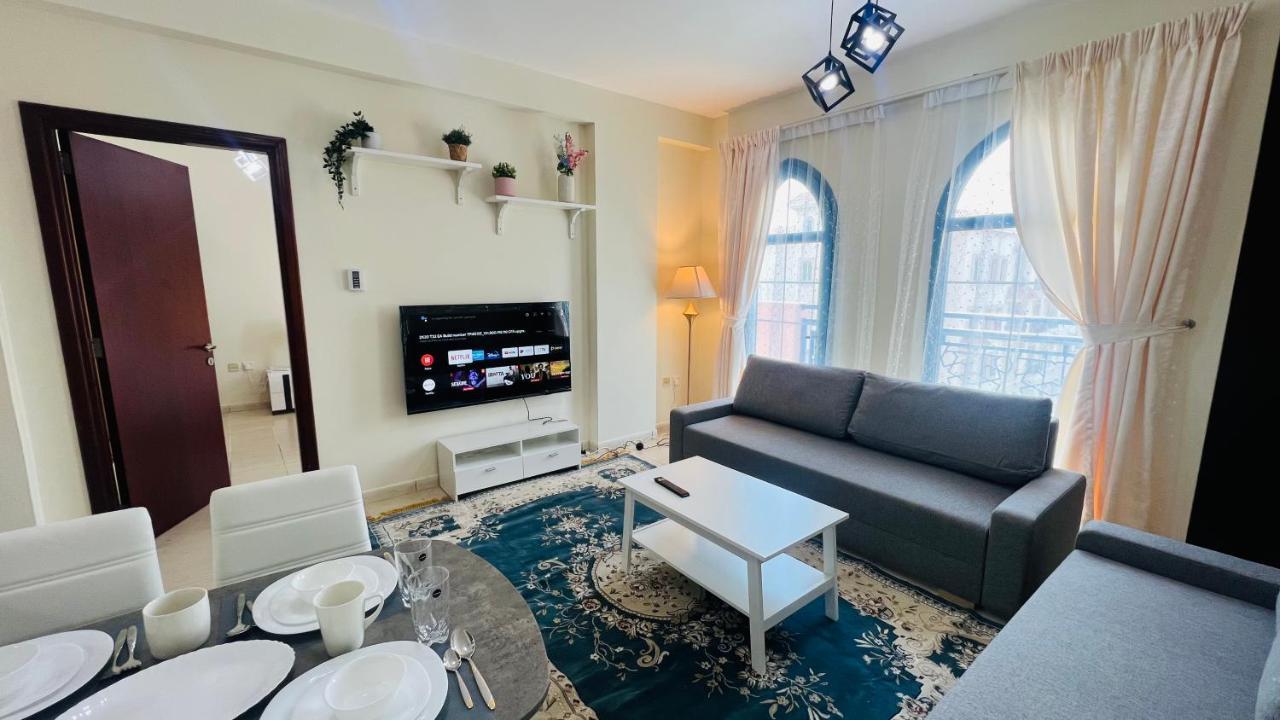Newly Furnished Cozy One Bed Room Apartment 2 Bathroom City View Dubai Exterior photo