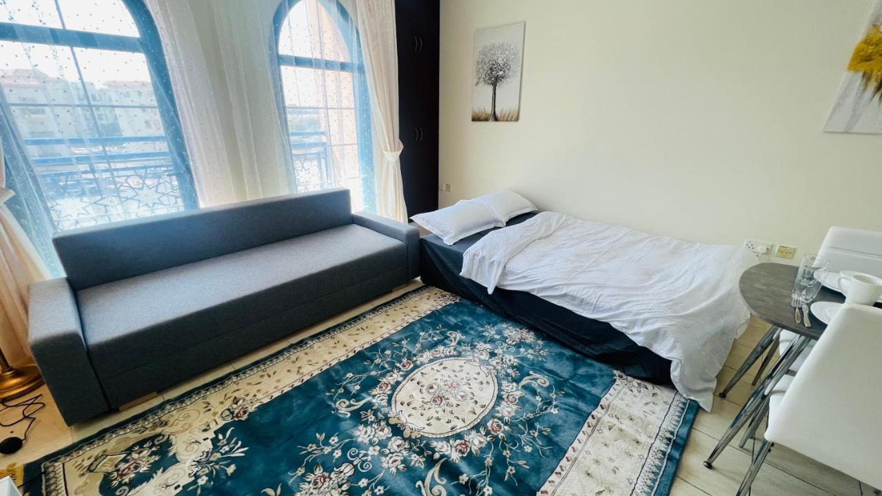 Newly Furnished Cozy One Bed Room Apartment 2 Bathroom City View Dubai Exterior photo